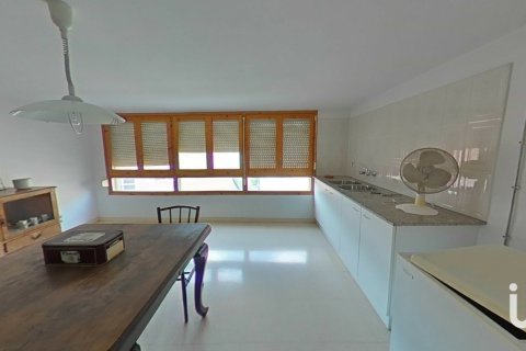 House for sale in Lleida, Spain 6 bedrooms, 298 sq.m. No. 154238 - photo 11