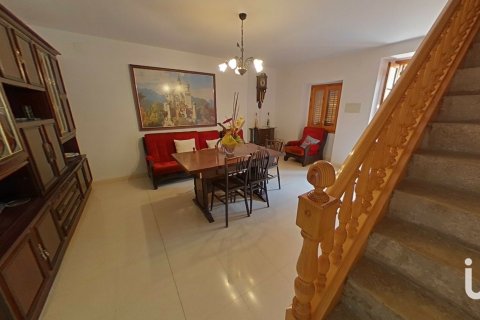 House for sale in Lleida, Spain 6 bedrooms, 298 sq.m. No. 154238 - photo 5