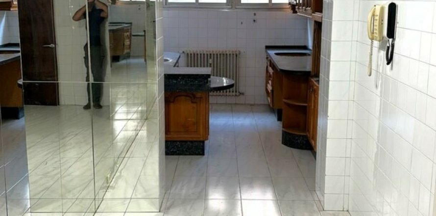 Lägenhet i Leon, Spanien 3 sovrum, 148 kvm. Nr. 154236