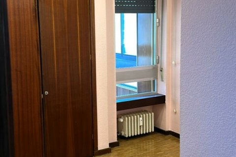 Lägenhet till salu i Leon, Spanien 3 sovrum, 148 kvm. Nr. 154236 - foto 15