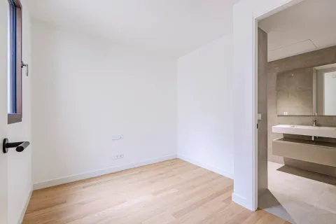 Apartamento en venta en Barcelona, España 5 dormitorios, No. 141295 - foto 25