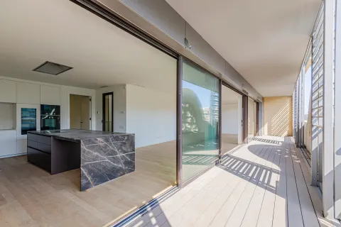 Apartamento en venta en Barcelona, España 5 dormitorios, No. 141295 - foto 5