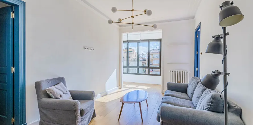 Квартира в Барселона, Испания 4 спальни, №141290