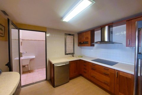 Apartment for sale Torrevieja, Alicante, Spain 4 bedrooms, 176 sq.m. No. 117047 - photo 25