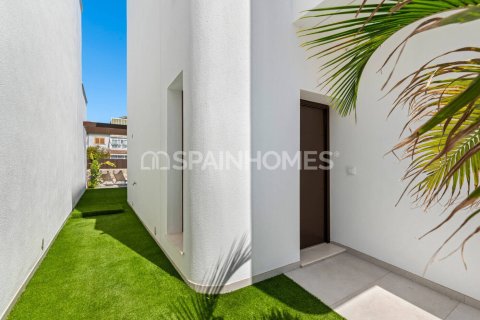 Huvila myytävänä Pilar de la Horadada, Alicante, Espanja, 3 makuuhuonetta, 131 m2 No. 69502 - kuva 4
