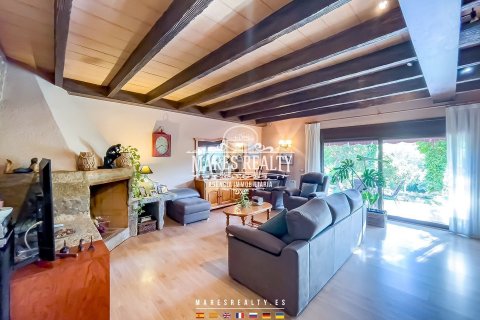 Townhouse for sale Palafolls, Barcelona, Spain 3 bedrooms, 245 sq.m. No. 113244 - photo 19