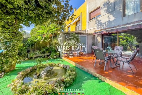 Townhouse for sale Palafolls, Barcelona, Spain 3 bedrooms, 245 sq.m. No. 113244 - photo 1