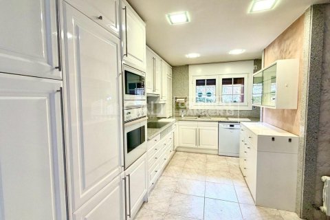 Huvila vuokrattavana Principado De Andorra (Ninguna Poblacion Tiene C.P.), Lleida, Espanja, 6 makuuhuonetta, 500 m2 No. 156715 - kuva 15