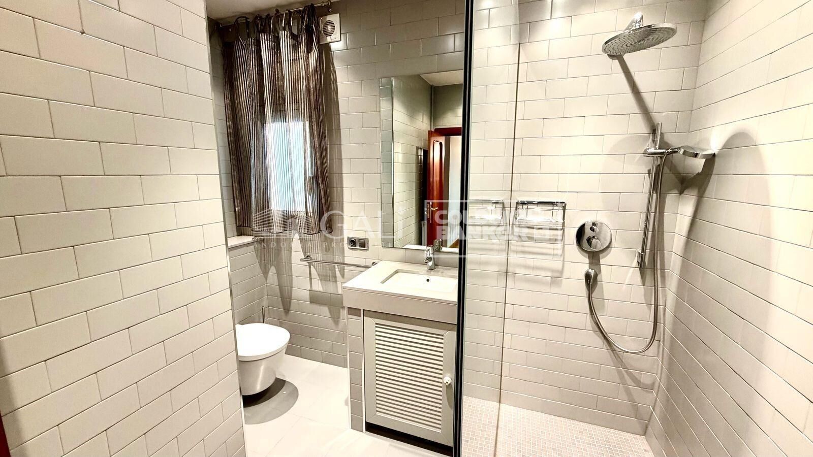 Villa in Principado De Andorra (Ninguna Poblacion Tiene C.P.), Lleida, Spanien 6 Schlafzimmer, 500 m2 Nr. 156715