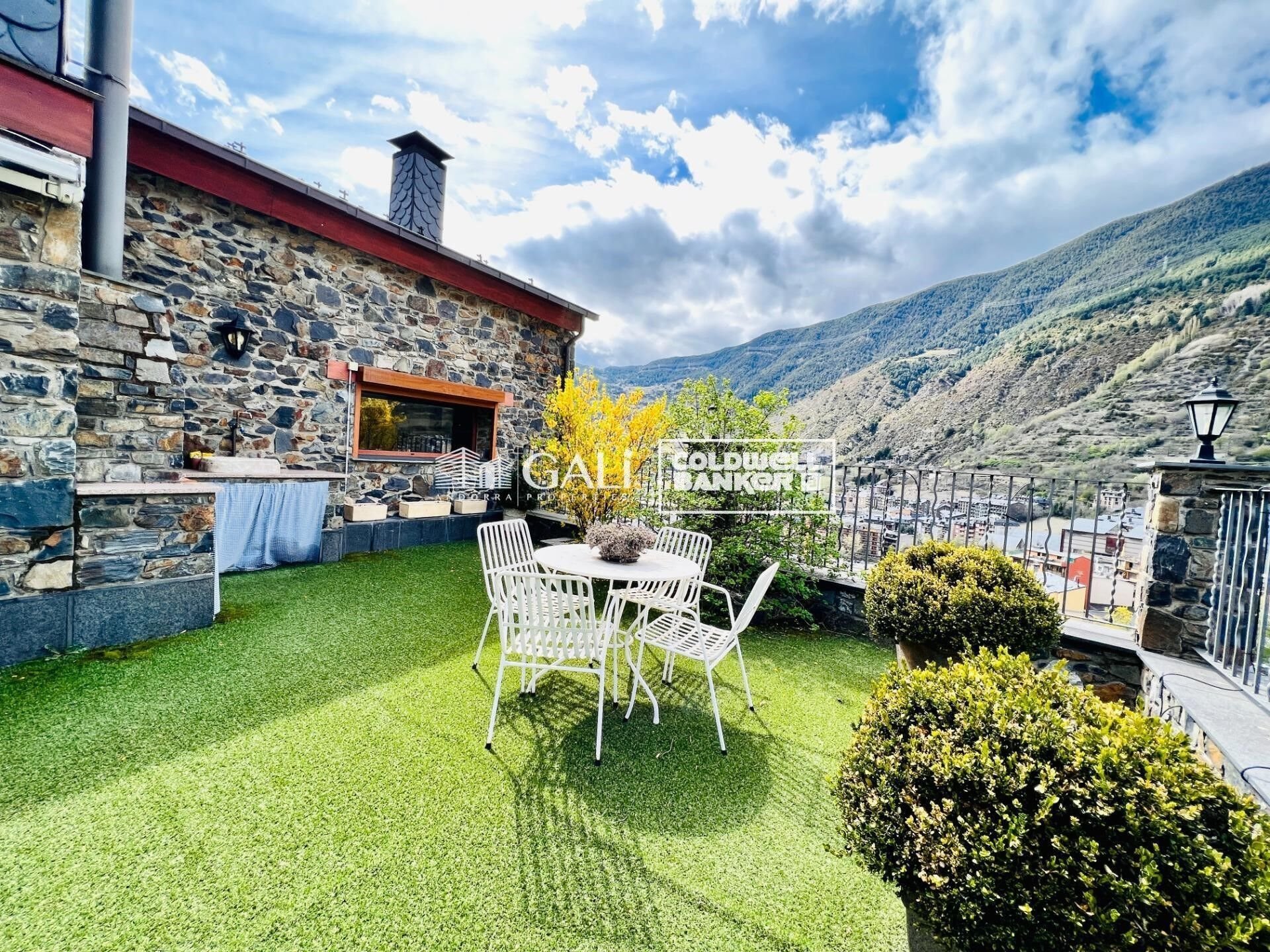 Villa in Principado De Andorra (Ninguna Poblacion Tiene C.P.), Lleida, Spanien 6 Schlafzimmer, 500 m2 Nr. 156715