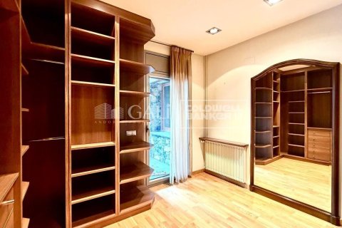 Huvila vuokrattavana Principado De Andorra (Ninguna Poblacion Tiene C.P.), Lleida, Espanja, 6 makuuhuonetta, 500 m2 No. 156715 - kuva 21