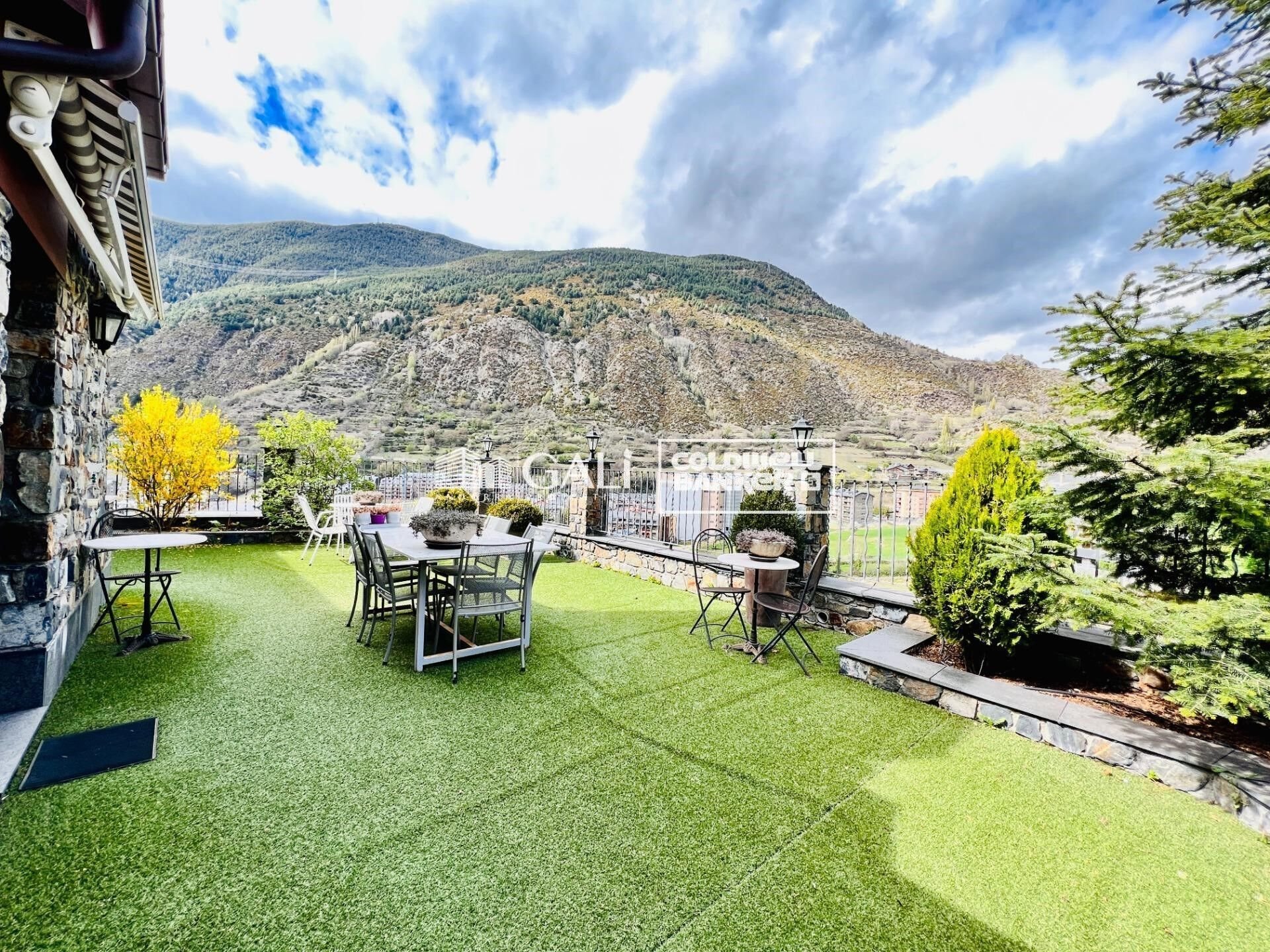 Villa in Principado De Andorra (Ninguna Poblacion Tiene C.P.), Lleida, Spanien 6 Schlafzimmer, 500 m2 Nr. 156715