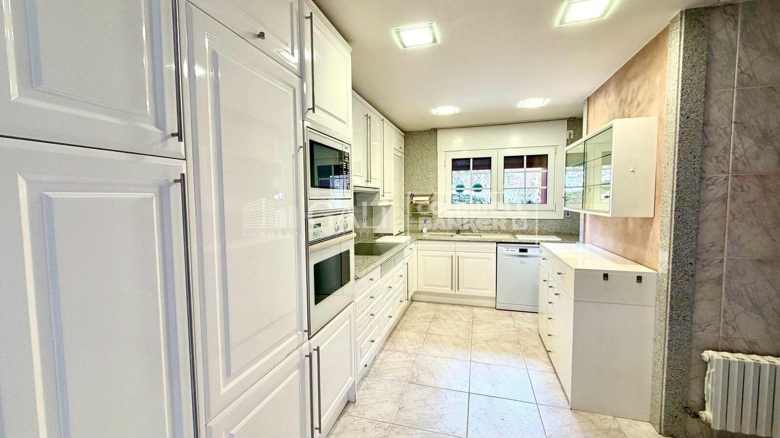 Villa in Principado De Andorra (Ninguna Poblacion Tiene C.P.), Lleida, Spanien 6 Schlafzimmer, 500 m2 Nr. 156715