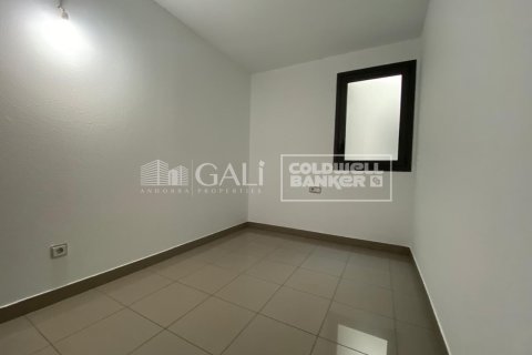 Huoneisto vuokrattavana Principado De Andorra (Ninguna Poblacion Tiene C.P.), Lleida, Espanja, 3 makuuhuonetta, 99 m2 No. 156710 - kuva 13