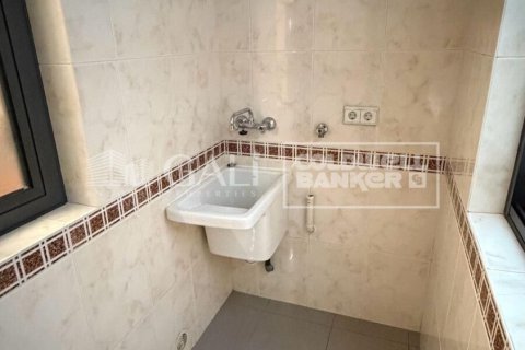 Huoneisto vuokrattavana Principado De Andorra (Ninguna Poblacion Tiene C.P.), Lleida, Espanja, 3 makuuhuonetta, 99 m2 No. 156710 - kuva 21