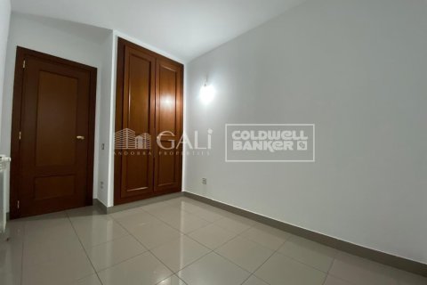 Huoneisto vuokrattavana Principado De Andorra (Ninguna Poblacion Tiene C.P.), Lleida, Espanja, 3 makuuhuonetta, 99 m2 No. 156710 - kuva 14