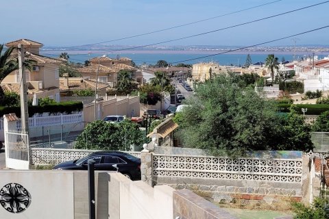 Radhus till salu Torrevieja, Alicante, Spanien 3 sovrum, 123 kvm. Nr. 139820 - foto 22