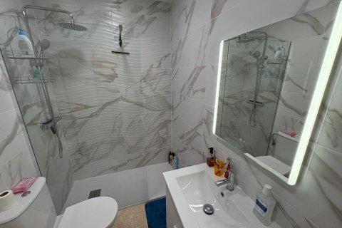 House for sale in Alicante, Spain 2 bedrooms, 78 sq.m. No. 182919 - photo 25