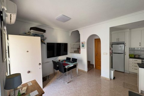 House for sale in Alicante, Spain 2 bedrooms, 78 sq.m. No. 182919 - photo 12