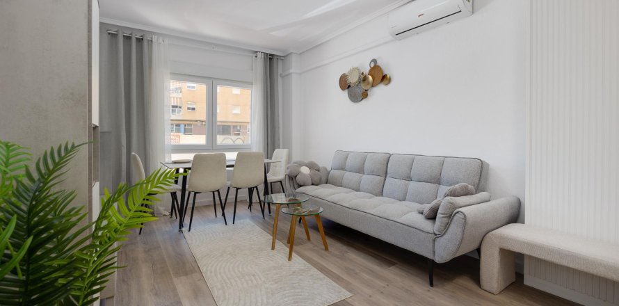 Appartamento a Torrevieja, Alicante, Spagna 54 mq. N° 182917