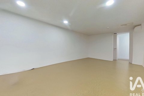 Commercial property à vendre à Barcelona, Espagne, 3 chambres, 153 m2 No. 172907 - photo 28