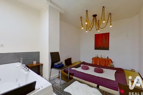Commercial property à vendre à Barcelona, Espagne, 3 chambres, 153 m2 No. 172907 - photo 12