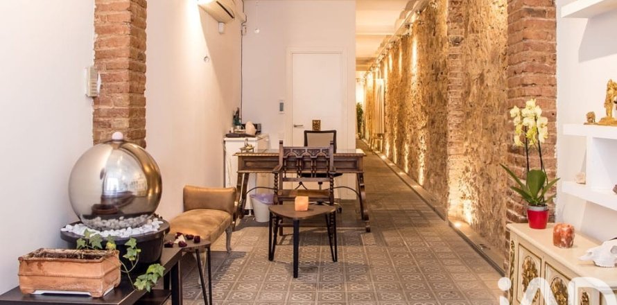 Commercial property à Barcelona, Espagne 3 chambres, 153 m2 No. 172907