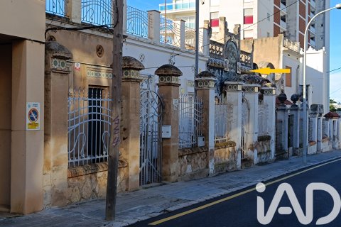 Casa adosada en venta en El Vendrell, Tarragona, España 4 dormitorios, 248 m2 No. 172903 - foto 4