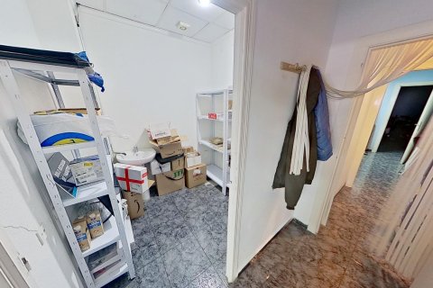 Office for rent in Torrevieja, Alicante, Spain 3 bedrooms, 110 sq.m. No. 168874 - photo 7
