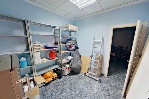 Office for rent in Torrevieja, Alicante, Spain 3 bedrooms, 110 sq.m. No. 168874 - photo 13