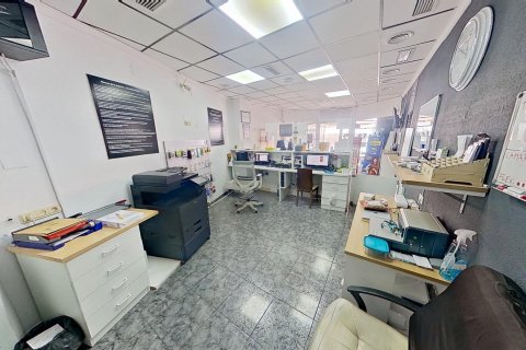 Office for rent in Torrevieja, Alicante, Spain 3 bedrooms, 110 sq.m. No. 168874 - photo 5
