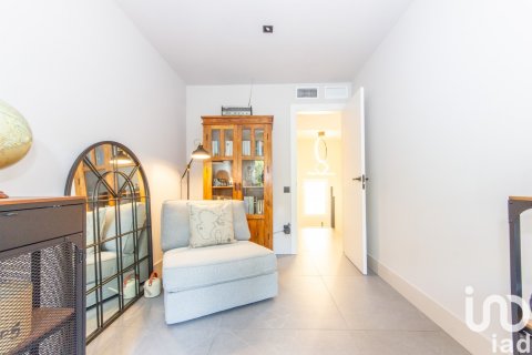 Продажа дома в Сан-Андреу-де-Льяванерес, Барселона, Испания 3 спальни, 341м2 №153787 - фото 16