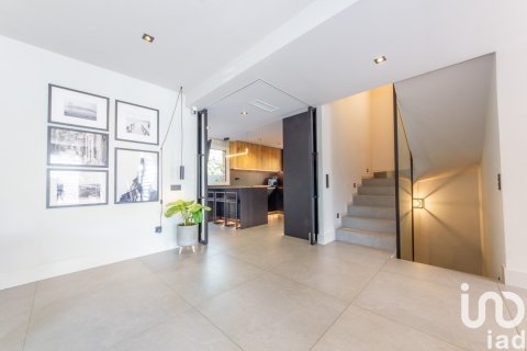 Продажа дома в Сан-Андреу-де-Льяванерес, Барселона, Испания 3 спальни, 341м2 №153787 - фото 11