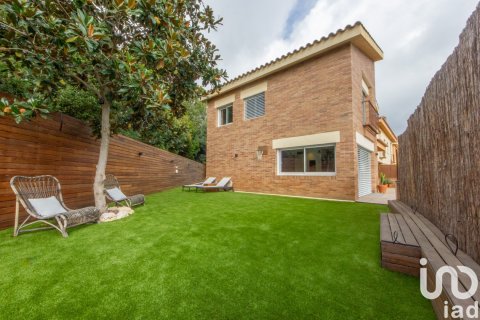 Talo Sant Andreu de Llavaneres, Barcelona, Espanja 3 makuuhuonetta, 341 m2 No. 153787