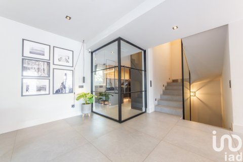 Продажа дома в Сан-Андреу-де-Льяванерес, Барселона, Испания 3 спальни, 341м2 №153787 - фото 10