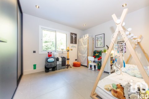 Продажа дома в Сан-Андреу-де-Льяванерес, Барселона, Испания 3 спальни, 341м2 №153787 - фото 14