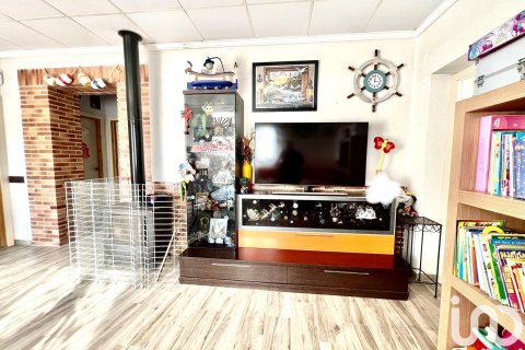 Talo myytävänä Sant Jaume d'Enveja, Tarragona, Espanja, 2 makuuhuonetta, 148 m2 No. 153791 - kuva 3