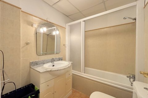 Apartment for sale Casares, Malaga, Spain 2 bedrooms, 80 sq.m. No. 109728 - photo 12