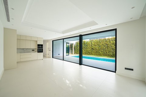 Huvila myytävänä Marbella, Malaga, Espanja, 4 makuuhuonetta, 434 m2 No. 109732 - kuva 9