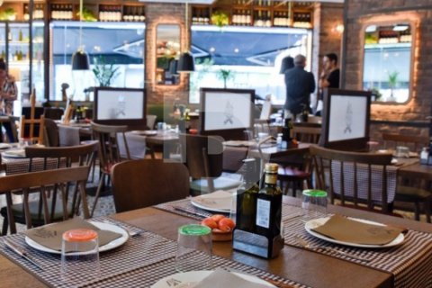 Продажа коммерческой недвижимости в Лес Кортс (Л'эскала), Герона, Испания 181м2 №151910 - фото 2