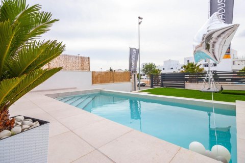Villa for sale Villamartin, Alicante, Spain 3 bedrooms, 185 sq.m. No. 137077 - photo 12