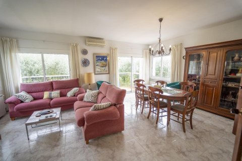 House for sale in Coma-Ruga, Tarragona, Spain 4 bedrooms, 217 sq.m. No. 140740 - photo 11