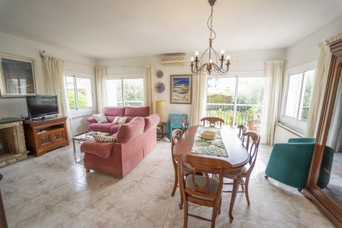 House for sale in Coma-Ruga, Tarragona, Spain 4 bedrooms, 217 sq.m. No. 140740 - photo 12