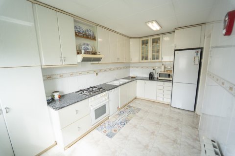 House for sale in Coma-Ruga, Tarragona, Spain 4 bedrooms, 217 sq.m. No. 140740 - photo 16