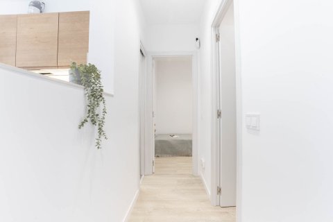 Apartamento en venta en Barcelona, España 3 dormitorios, 54 m2 No. 140742 - foto 13
