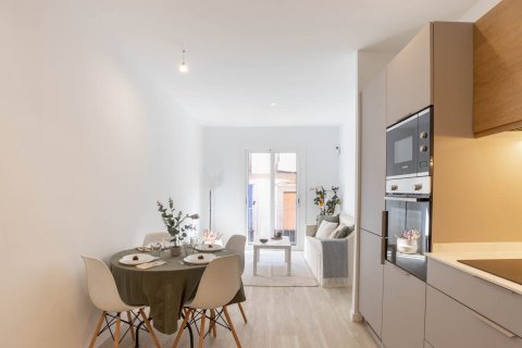 Apartamento en venta en Barcelona, España 3 dormitorios, 54 m2 No. 140742 - foto 3