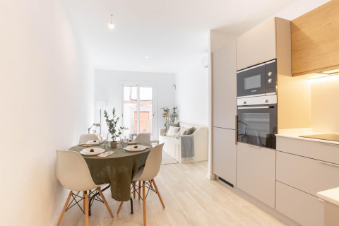 Apartamento en venta en Barcelona, España 3 dormitorios, 54 m2 No. 140742 - foto 2