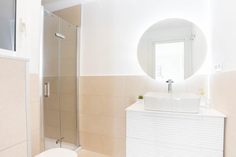 Apartamento en venta en Barcelona, España 3 dormitorios, 54 m2 No. 140742 - foto 17