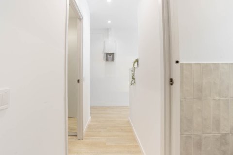 Apartamento en venta en Barcelona, España 3 dormitorios, 54 m2 No. 140742 - foto 24