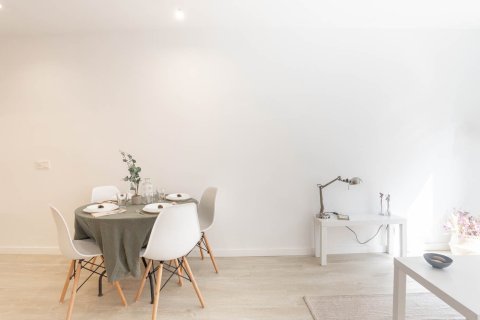 Apartamento en venta en Barcelona, España 3 dormitorios, 54 m2 No. 140742 - foto 7